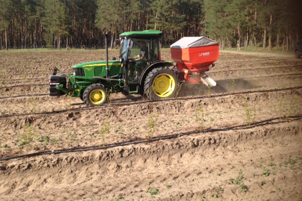 Düngerausbringung in den Beständen